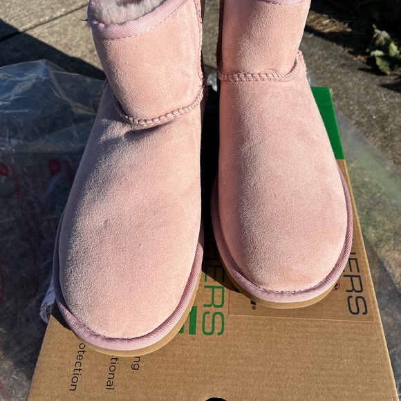 UGGs, mini light pink new with tags - Picture 10 of 13